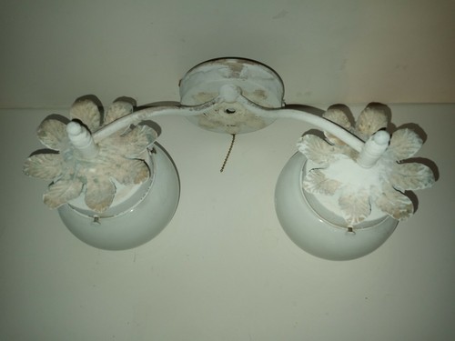 Vintage Antique Leaf Metal Wall Mount Wall Light Fixture w/ 2 Globes - Picture 3 of 5