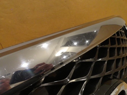 2015 - 2017 Infiniti QX80 OEM Complete Upper Grille w Emblem & Camera 623105ZA0A - Picture 10 of 24