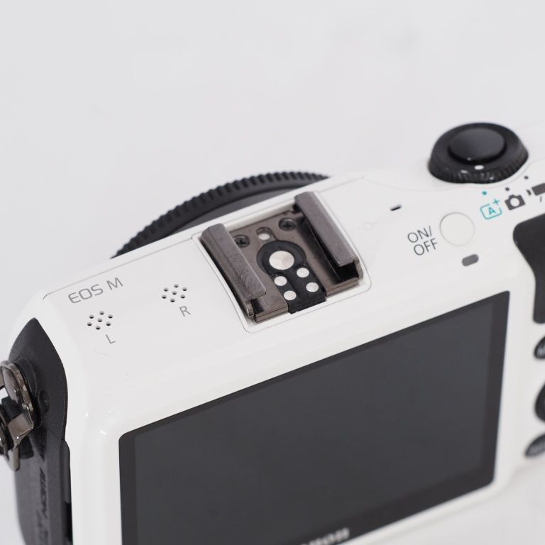 Canon EOS M Mirrorless Digital Camera White with Box Tested Canon EOS M Mirrorless Digital Camera White with Box Tested