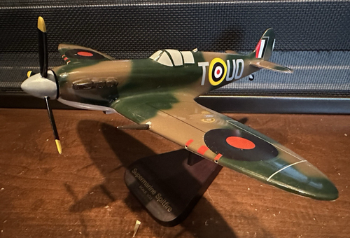 Vintage Supermarine Spitfire Modellflugzeug - siehe Beschreibung