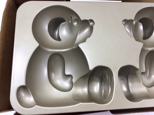 BUILD A BEAR Williams-Sonoma Nordic Ware 2008 Santa Bear Baking Cake Pan Mold - Bild 5 von 11