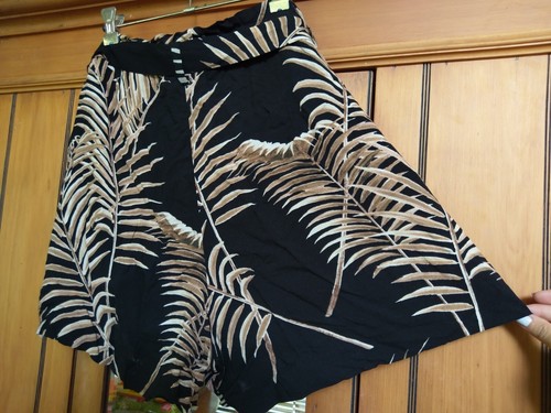 H&M Black Boho Palm Leaf Tropical Tie Fit Flare Loose Bermuda Shorts XL 16 - Picture 2 of 10