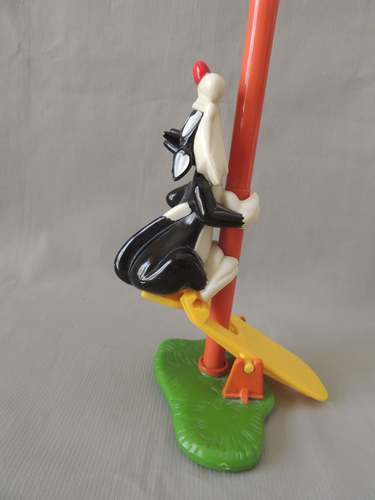 Warner Bros Tweety and Sylvester trying to catch Tweety 3K 04 No19 - Picture 5 of 8