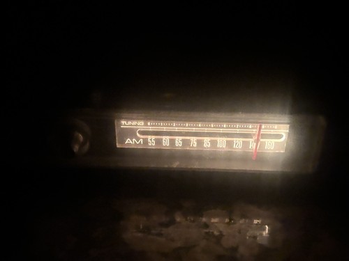 Vintage General Electric Clock radio Tube GE C1420A Dual Speaker AM Wood VIDEO - Picture 4 of 16