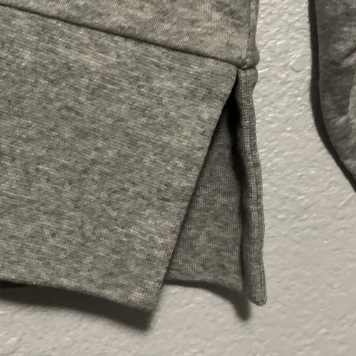 Nike Versa Crew Big Sweatshirt Cropped Pullover Embossed Gray Size Medium - Picture 10 of 13