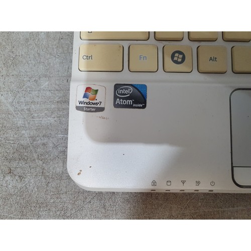 Samsung NP-NC110 Netbook Purple White 10.1" Display Intel Atom USB VGA For Part - Picture 5 of 15