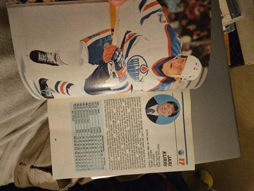 1985 86 Edmonton Oilers Media Guide Gretzky Messier Coffey Fuhr Kurri + - Bild 4 von 6