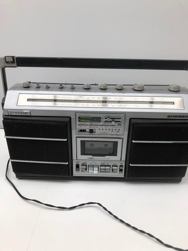 Pioneer  SK-95 Runaway FM AM Radio Cassette Recorder Junk w adapter - Picture 1 of 15