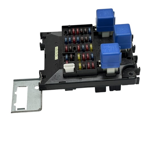 2002 Nissan Pathfinder QX4 Interior Fuse Box Relay Junction Block 24350-5W000 - Picture 3 of 8