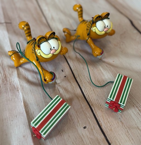Set Of 2 Enesco Garfield Light-Up Holiday Stocking Hanger 1978 with box Untested - Picture 2 of 5