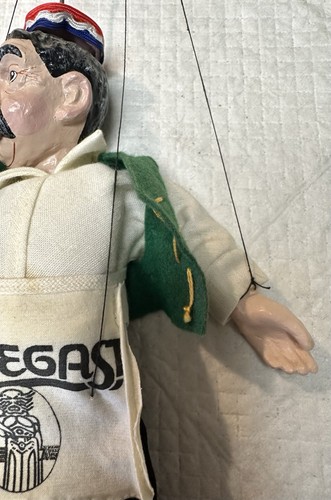 Marioneta de colección Ruzicka Praha de Praga representa al camarero de cerveza Radegast - Imagen 6 de 11