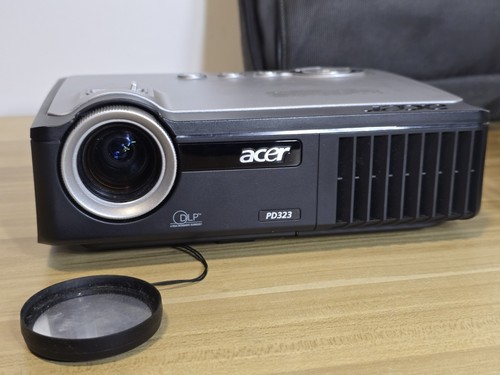 Acer pd323 VGA DLP-Projektor DNX0516 mit Netzteil und Aufbewahrungskoffer. - Bild 3 von 11