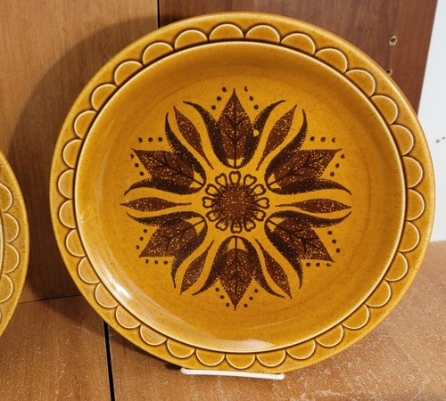 Homer Laughlin GOLDEN HARVEST 12" Chop plate / Round platter set of 2, Very good - Picture 5 of 9