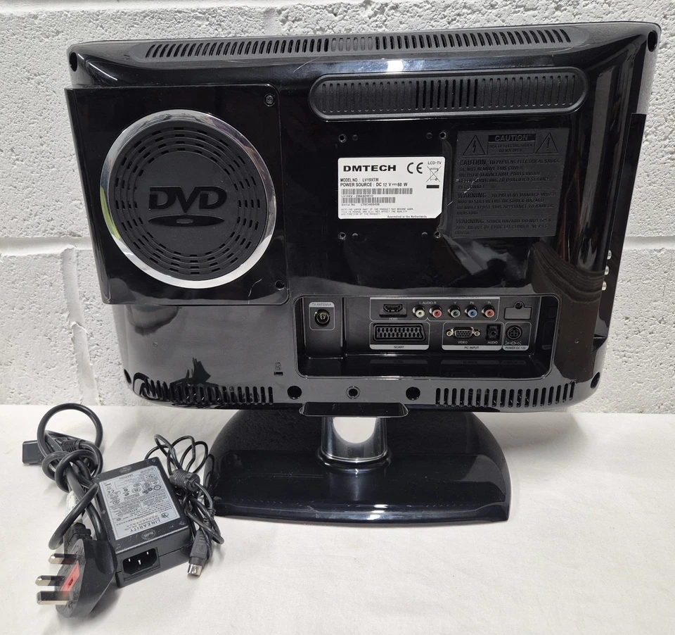 DMTECH LV19XTM HD Ready 12V LCD TV DVB Freewiew For Caravans, Trucks & Boats  - Image 2 of 4