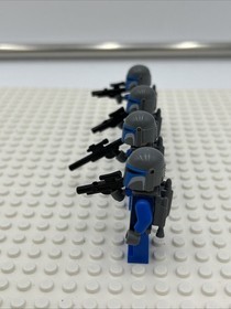 Lot of 4 LEGO Star Wars Mandalorian Battle Pack Death Watch Minifigures 7914