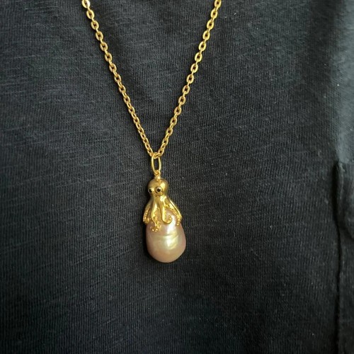 Aquatic Themed Octopus Pendant Necklace Stylish Addition to Your Collection - Picture 1 of 14