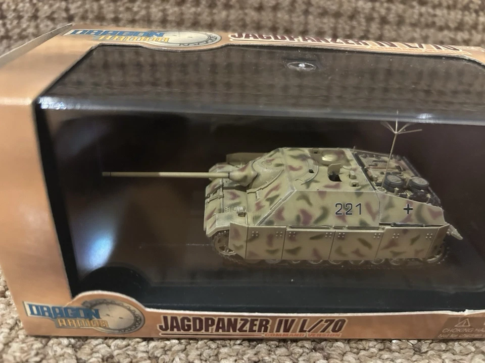 Dragon Armor 1:72 Jagdpanzer IV L/70 Command Version Western Front 1945 No 60240 - Image 3 of 4