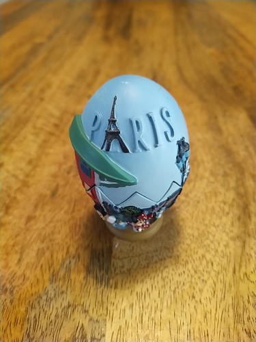 Disneyland Resort Paris Egg Ornament Rare Disneyana Collectable, Eiffel Tower - Picture 2 of 7