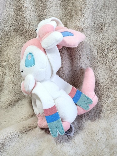 Pokemon 2017 Sylveon 9” TOMY Plush Stuffed Animal Eevee Evolution Toy Tush Tag - Picture 2 of 8