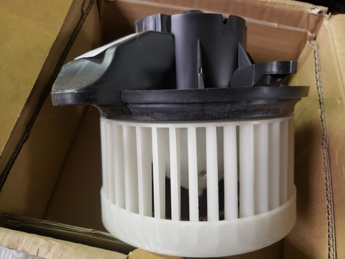TYC 700114 A/C Condenser Blower Assembly For 03-08 Mazda 6 - Picture 3 of 3