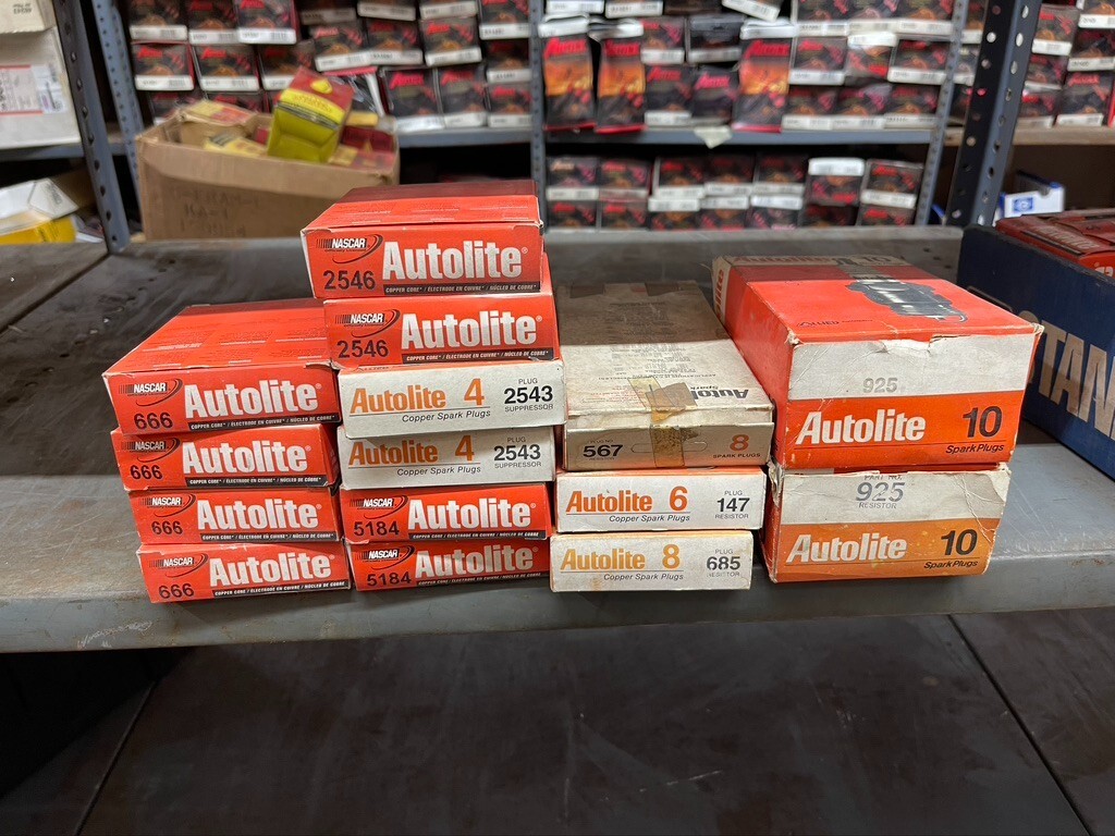 Autolite 685 Copper Resistor Spark Plug - Set of 8