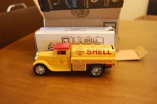 TOY SHELL GASOLINE 1931 STERLING TANKER TRUCK ERTL 1:34 Scale DIECAST COIN BANK