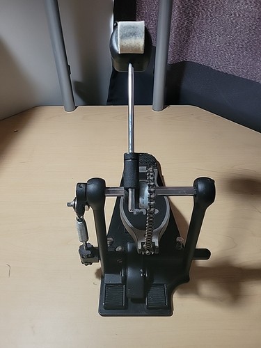 DW 2000 Single Kick Bass Drum Pedal W/ Beater - Chain Driven - #1T8 - Picture 2 of 10