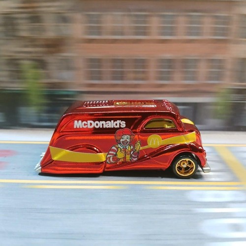 Hot Wheels DECO DELIVERY Red CHROME McDonalds (WANGSTAR CUSTOM) M/M REAL RIDERS - Picture 2 of 15