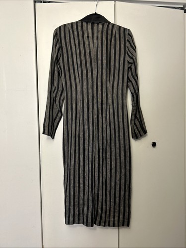 Abito lungo vintage anni 80 Calvin Klein con bottoni taglia 6 nero a righe - Foto 5 di 8