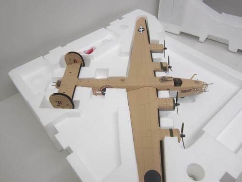 Franklin Mint Armour 1:48 B11C965 B24D Liberator USAAF "The Squaw" 98th BG 343rd - Picture 15 of 16