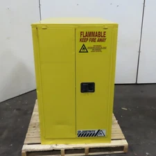 Justrite 899320 55 Gal Flammable Liquid Horizontal Single Drum Storage Cabinet