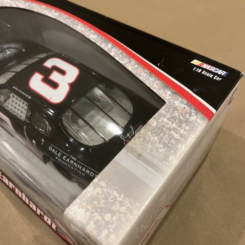 2005 WINNER'S CIRCLE DALE EARNHARDT SR. #3 Car 1:18 SCALE / NASCAR / Pre-owned - Picture 4 of 15