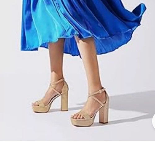 Gold Sparkle 1.5” Platform 4.5” Chunky Heels NIB Size 9.5 Orig $48 - Picture 2 of 8