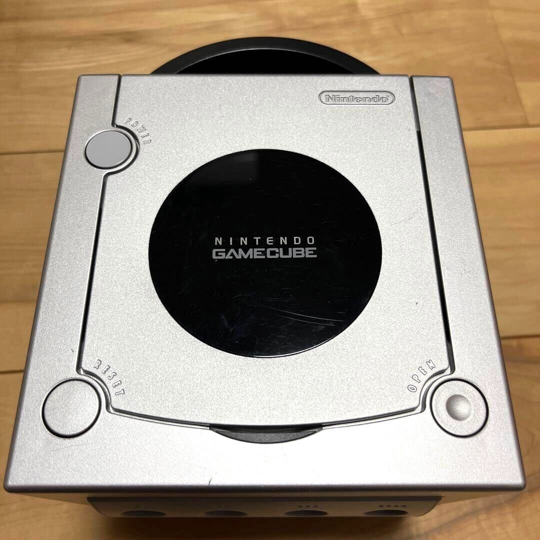 Platinum / Silver Nintendo GameCube & Game Boy Player - Good Condition