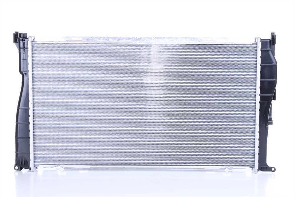 Radiador compatible con BMW Z4 335i 135i 2007-2016 Nissens North America Inc. Foto 3 de 4