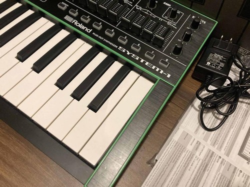 Roland AIRA SYSTEM-1 Synthesizer 25 Tasten funktionstüchtig mit Box, Netzteil JP - Bild 4 von 5