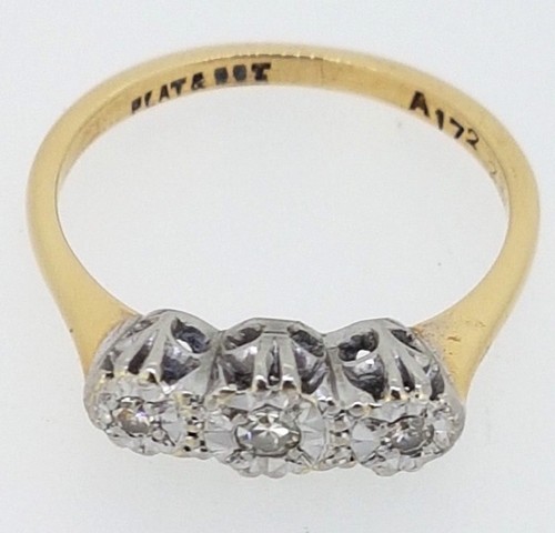 9K & Platinum Diamond Set Ring - Picture 5 of 5