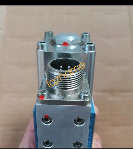 MOOG D633-7333 Servo Valve Brand new fast shipping#DHL / FedEx - Picture 3 of 7