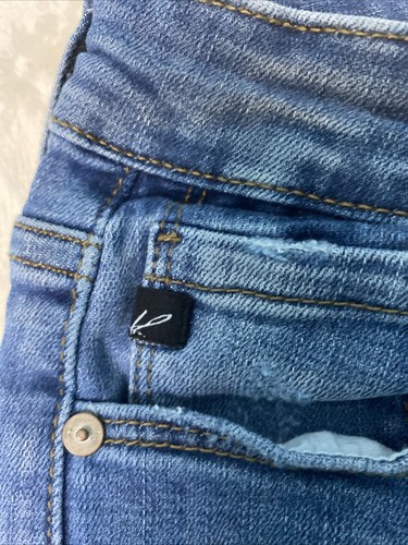 Pantalones de mezclilla KanCan talla 11 ajustados desgastados dobladillo crudo elásticos - Imagen 3 de 9