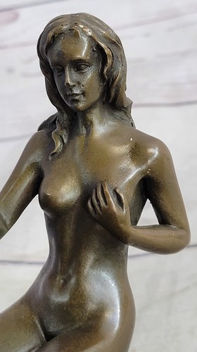 Arte de bronce fascinante: chica desnuda íntima que tiende a crecer oferta de plantas eróticas - Imagen 8 de 10
