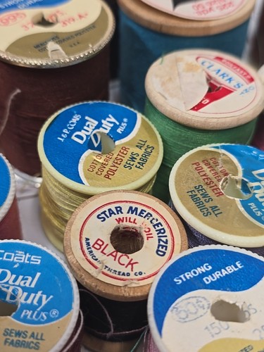 Mixed Lot 80 Vintage Wood & Plastic Spools Sewing Thread Spun Dee Coats Clarks - Picture 17 of 20