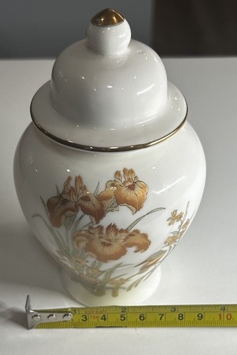 Vintage 70s or 80s Seizan Gama Iris and Kingfisher 6.5” Ginger Jar - Picture 9 of 11