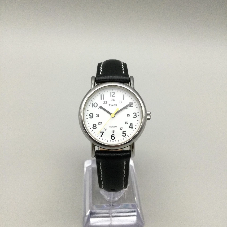 Reloj Timex Weekender Mujer 32mm Esfera Blanca Correa Cuero Negro Batería Nueva Foto 2 de 4