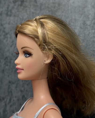 Barbie Fashion Fever Make-up Chic Teresa 2005 - Picture 8 of 17