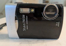 Olympus Stylus 790 SW 7.1MP Waterproof Digital Camera NO CHARGER