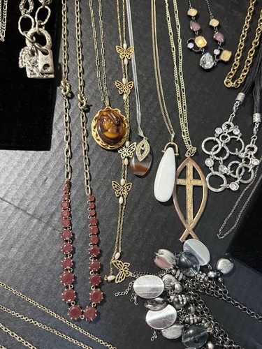 Vintage Modeschmuck 50 Halsketten alle tragbar teils signiert Betsey El PD - Bild 7 von 16