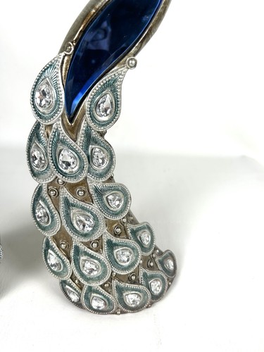 Elegante juego de candelabros de pavo real con joyas Feathered Splendor  - Imagen 3 de 10