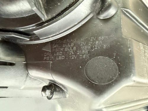 2020-2024 Hyundai Venue Headlight Halogen Driver LH Side OEM  - Picture 15 of 17