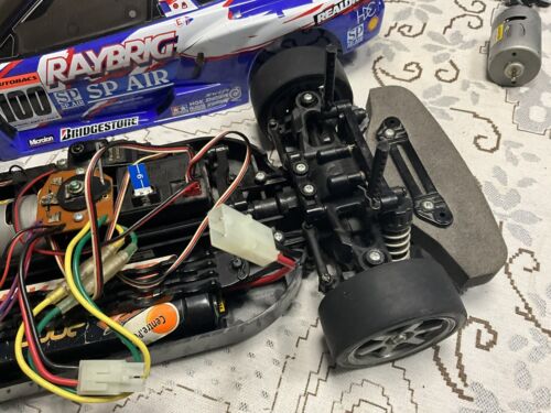TAMIYA TT01 1/10TH RC RACING CAR ..HONDA NSX . RAYBRIG NSX 2003 WITH ORIG BOX & - Imagen 18 de 24