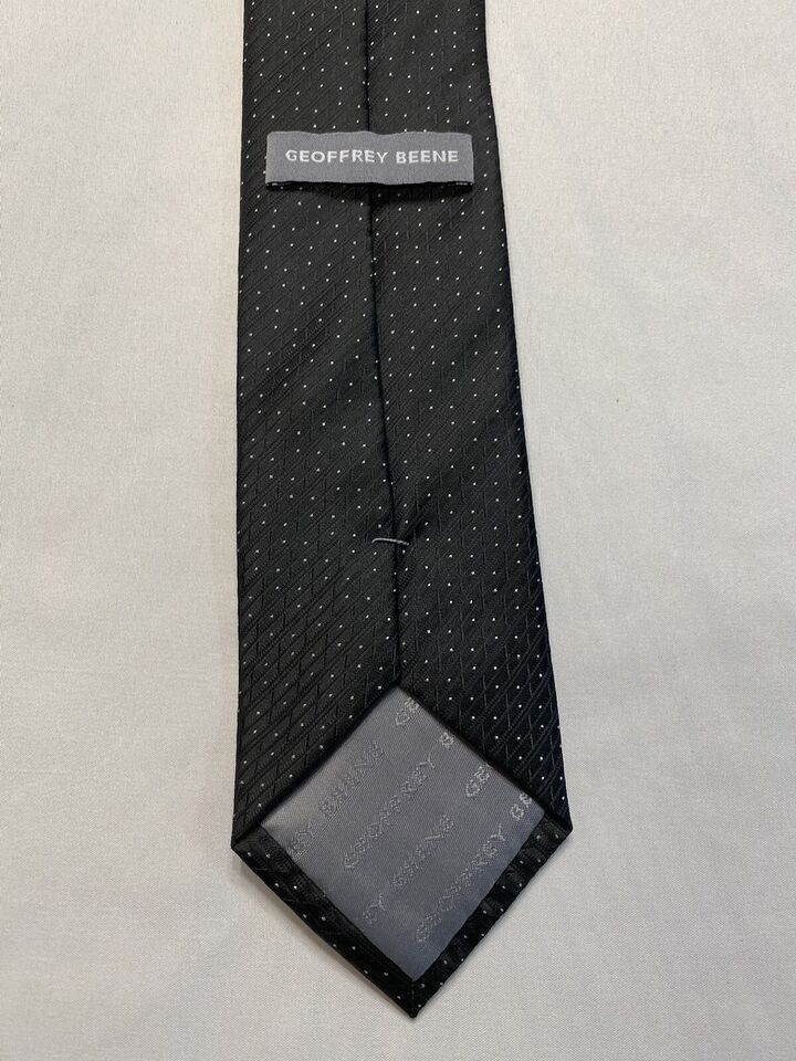 Men’s Tie 100% Polyester RN 121148 By Geoffrey Beene Black With Gray ...